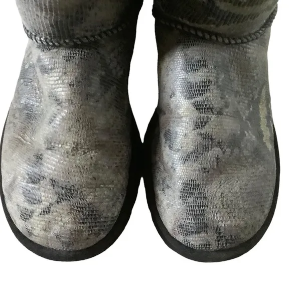 UGG women’s boots size 6 mini Bailey bow snake print sheepskin casual booties