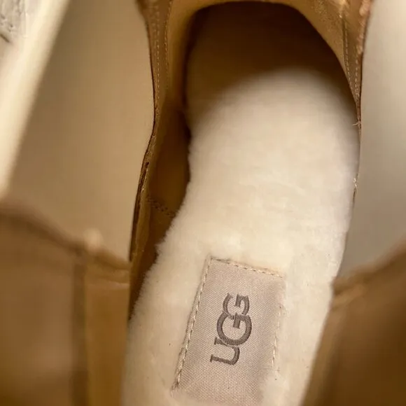 UGG Women's Brisbane Chelsea Boots