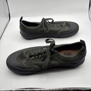 Vans Authentic Dark Green Black - Size 9.5