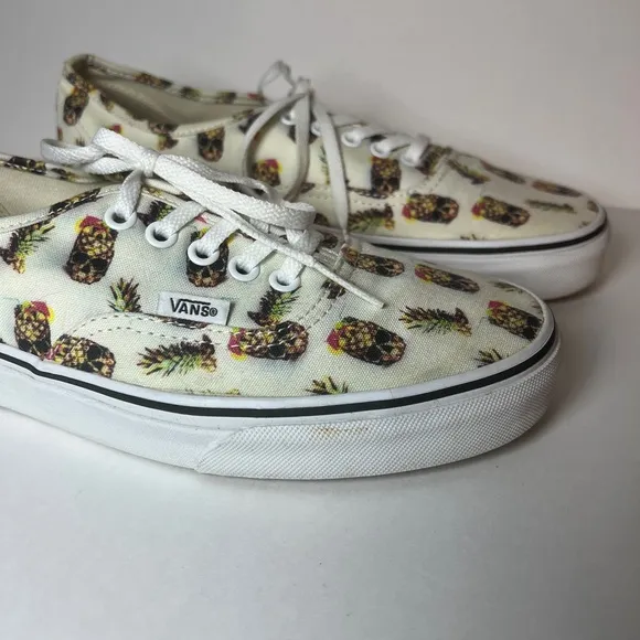 Vans “Drained and Confused” Pineapple White Sneakers. M 9.0, W size 10.5. Unisex
