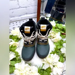 Vans Green and Black MTE Standard Mid Waterproof Boots