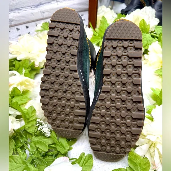 Vans Green and Black MTE Standard Mid Waterproof Boots