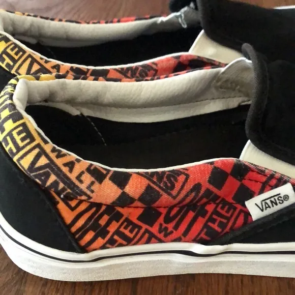Van’s logo flame mens 7.5 size.  EUC