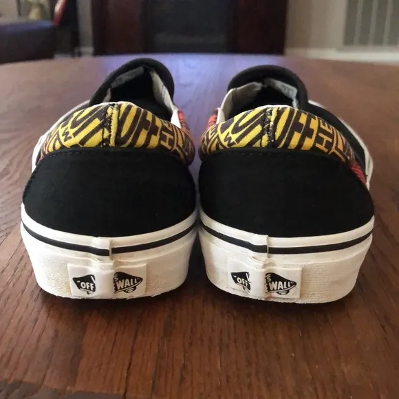 Van’s logo flame mens 7.5 size.  EUC