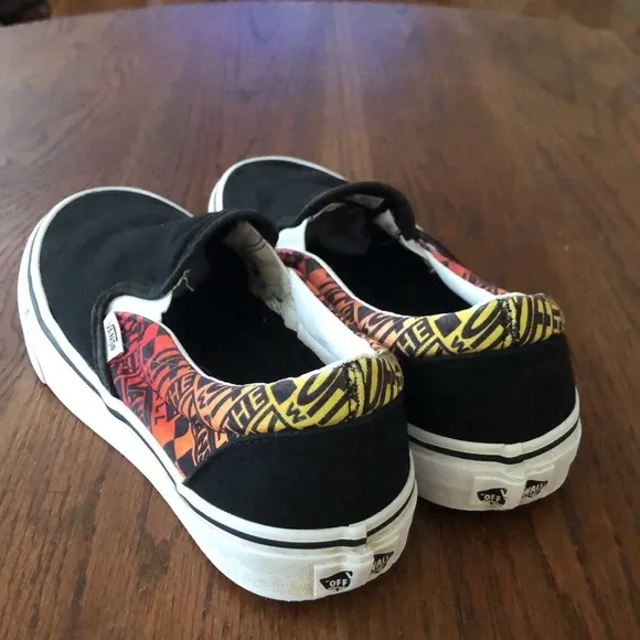 Van’s logo flame mens 7.5 size.  EUC