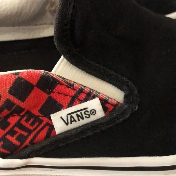 Van’s logo flame mens 7.5 size.  EUC