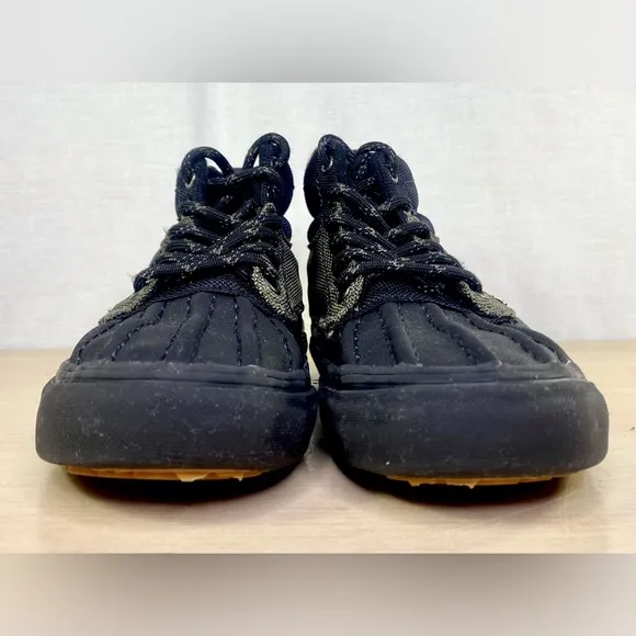 Vans Sk8-Hi Del Pato MTE Black Size 3.5 VN0A34962UI Waterproof Rain Boots