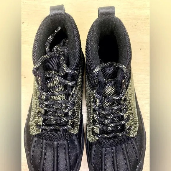 Vans Sk8-Hi Del Pato MTE Black Size 3.5 VN0A34962UI Waterproof Rain Boots