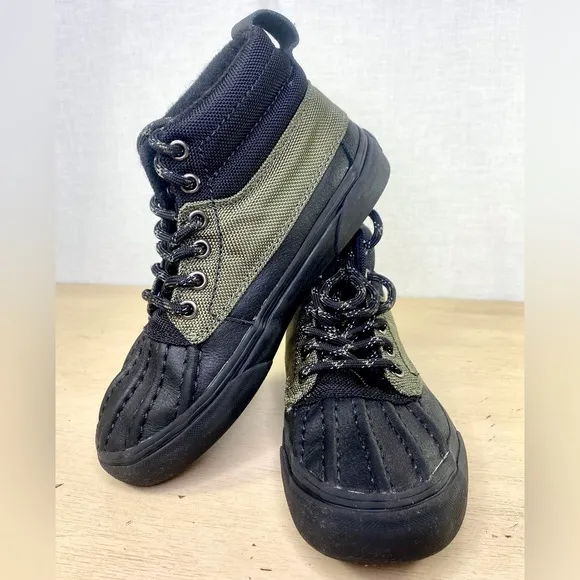 Vans Sk8-Hi Del Pato MTE Black Size 3.5 VN0A34962UI Waterproof Rain Boots
