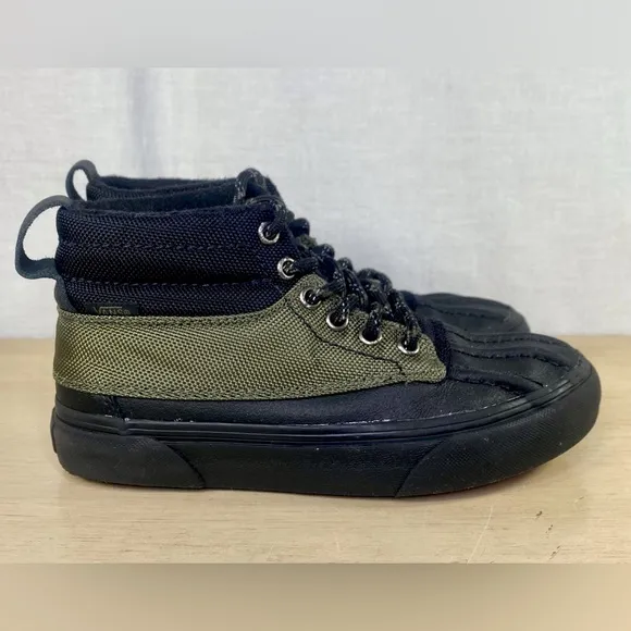 Vans Sk8-Hi Del Pato MTE Black Size 3.5 VN0A34962UI Waterproof Rain Boots