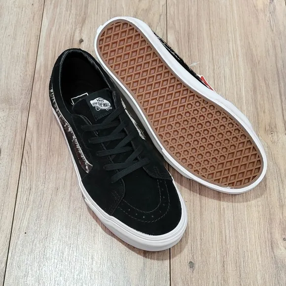 Vans Sk8 Low Black Suede Tiger Print Mens Size 8.5 Skate Shoes