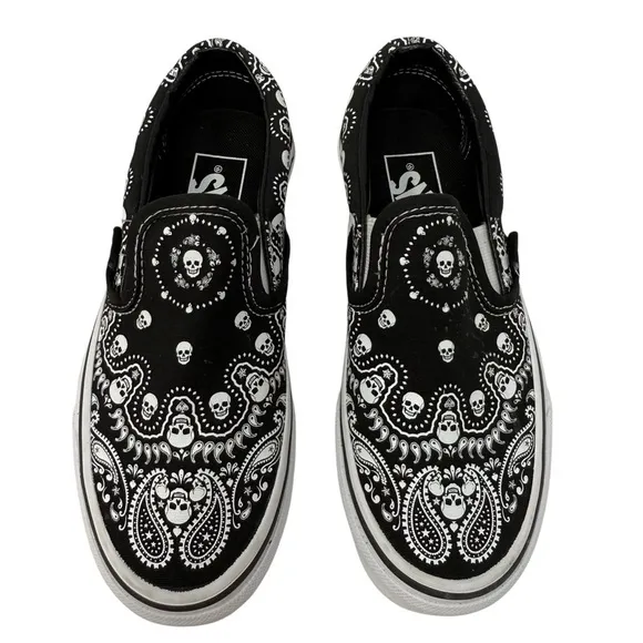 Vans Youth Size 3.5 Bandana Skull Slip On Shoes Black white Skater New