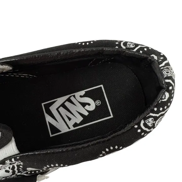 Vans Youth Size 3.5 Bandana Skull Slip On Shoes Black white Skater New