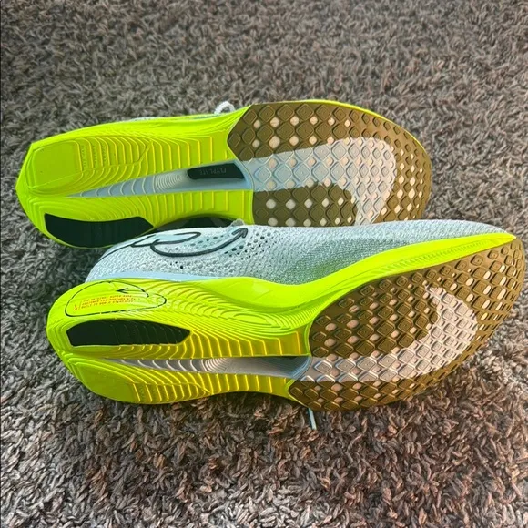 Vapor fly 3 brand new!!!!! Nike White and Neon Green Running Shoes