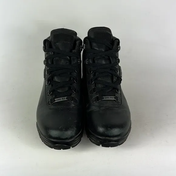 Vasque black leather thinsulate lined gore Tex athletic hiking boots youth 4