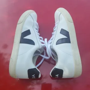 Veja Womens 8 Esplar Leather Sneakers Oreo Panda White Black Shoes Sneakers