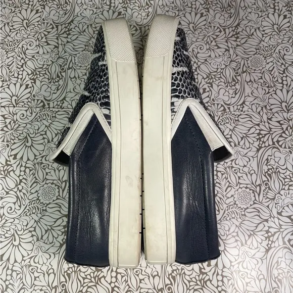 Vince Banler Snake Embossed Skate shoes (US 7)