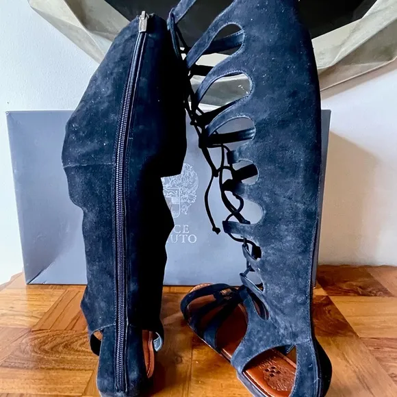 Vince Camuto Black Suede Tall Gladiator Sandals sz 8.5
