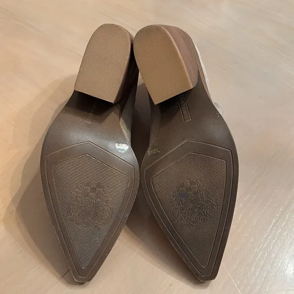 Vince Camuto Gigietta Tan Suede Leather Ankle Bootie - Size 7
