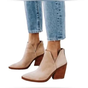 Vince Camuto Gigietta Tan Suede Leather Ankle Bootie - Size 7