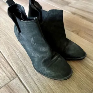 Vince Camuto Women's Black Leather Ankle Booties Size 8M