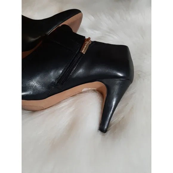 Vince Camuto Women's Size 10M VP-Vonilesa Black Silky Leather Ankle Boots