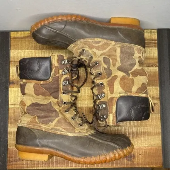 Vintage Cabela’s Thinsulate Duck Camo Hunting Boots: Size 8