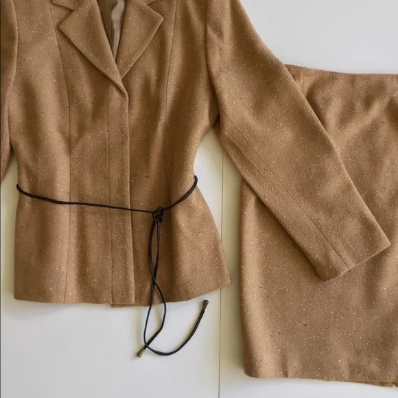 Vintage Tweed Skirt Suit Jacket &amp; Skirt With Belt Tan 8P