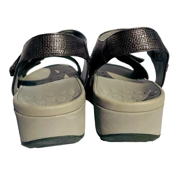 Vionic Rose Gold Grey Raz Metallic Platform Sandal Size 9