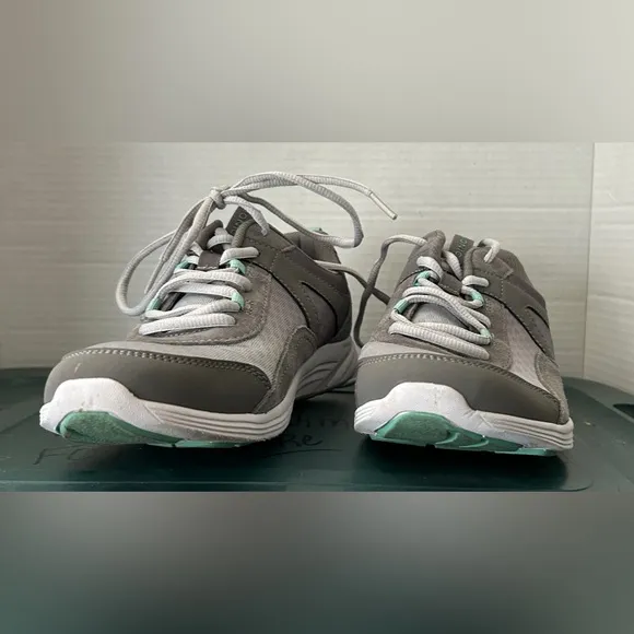 Vionic Women's Gray and Teal Sneakers Size 8 EUC