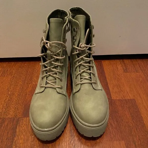 Wanted Walker Boots NEW