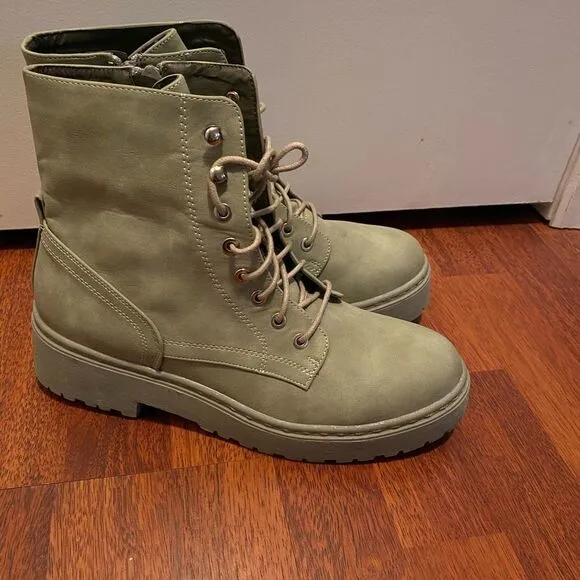 Wanted Walker Boots NEW