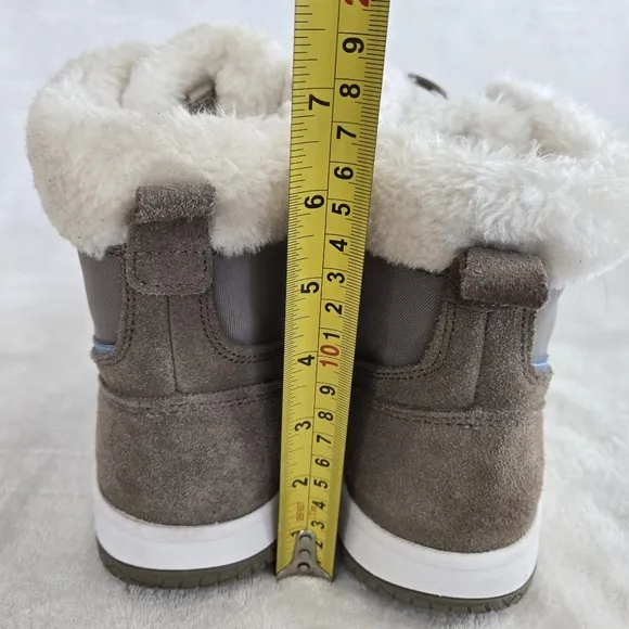 Weatherproof Vintage Chloe Women's Sneaker Boots Size 9M Gray Faux Fur 1412964