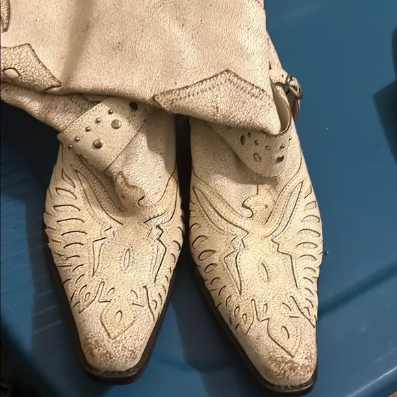 White Western-Style Women's Bootstrap is