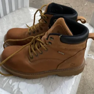 Wolverine men’s work boots size 8