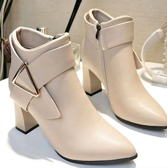 Women Metal Decor Point Toe Chunky Heeled Classic Boots,Elegant Outdoor Boots