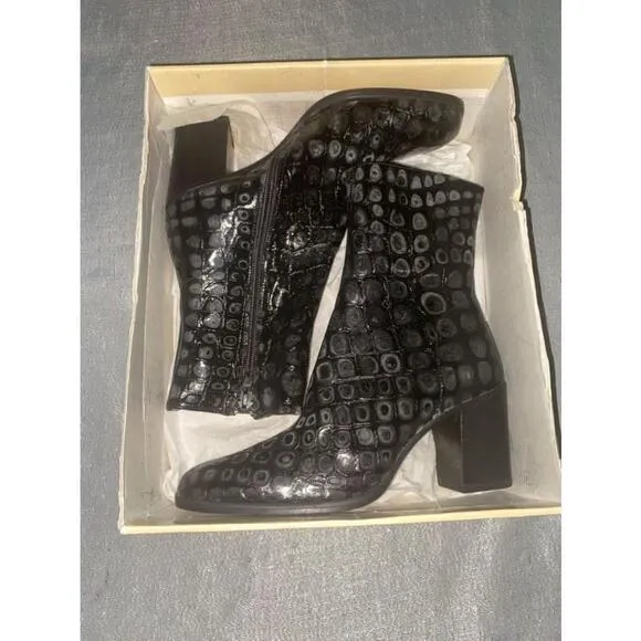 Women's Charles David Black Leather Boots Size 6