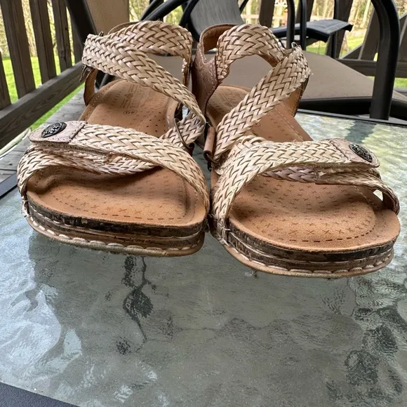 WOMEN'S L'ARTISTE | ATIRA CORKED SANDALS WITH BACK STRAP | TAN Sz 40 Or 8