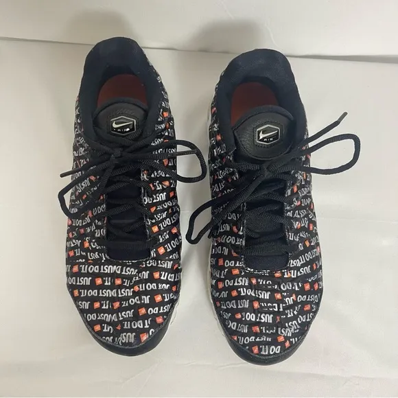 Women’s Nike Black and Red Air Max with Tn Athletic Shoes Size 7
