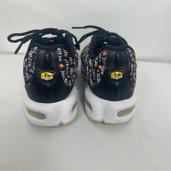Women’s Nike Black and Red Air Max with Tn Athletic Shoes Size 7