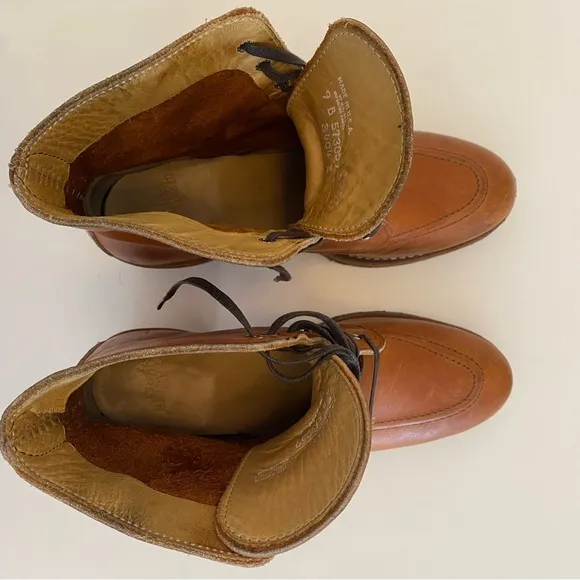 Women’s Red Wing Tan Lace Up Herled Boots with Stitched Welt - Size 9