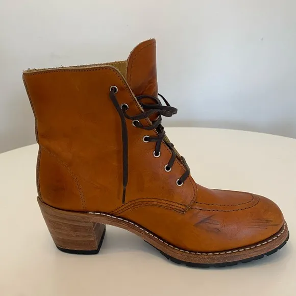 Women’s Red Wing Tan Lace Up Herled Boots with Stitched Welt - Size 9