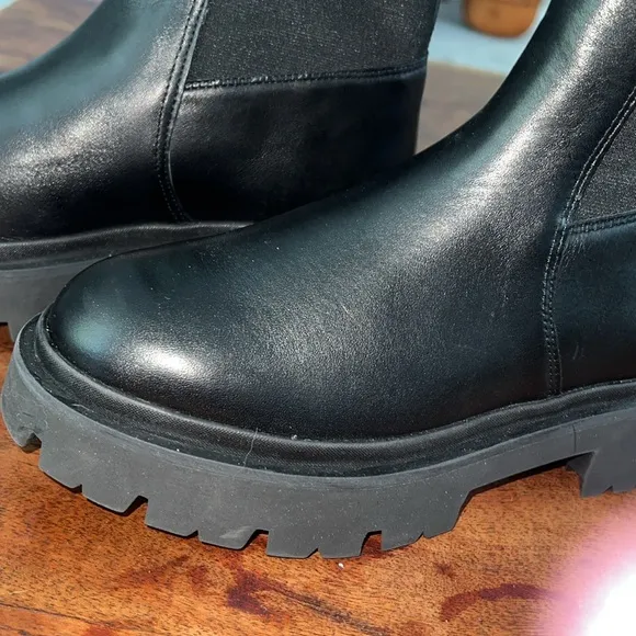 Women’s Schutz NIB Billie black Leather pull on ankle height boots , sz 6.5