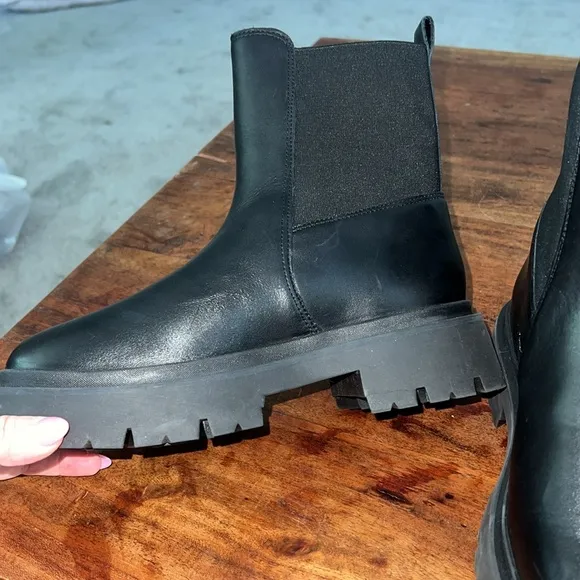 Women’s Schutz NIB Billie black Leather pull on ankle height boots , sz 6.5