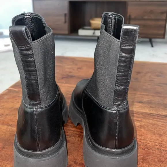 Women’s Schutz NIB Billie black Leather pull on ankle height boots , sz 6.5