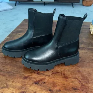 Women’s Schutz NIB Billie black Leather pull on ankle height boots , sz 6.5