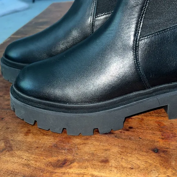 Women’s Schutz NIB Billie black Leather pull on ankle height boots , sz 6.5