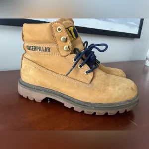 Women’s size 7 Caterpillar steel-toed work boots- W