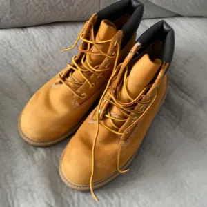 WOMEN'S TIMBERLAND® PREMIUM 6-INCH WATERPROOF BOOTS - Wheat Nubuck