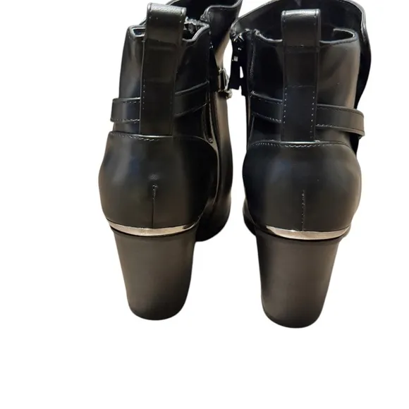 Women’s Torrid Black Chain Ankle Boots Booties Size 11WW Faux Leather